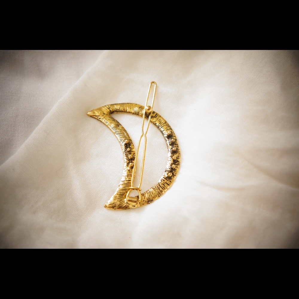 Vintage Geometric Alloy Moon Detailed Hair Clips - Picture 5 of 7